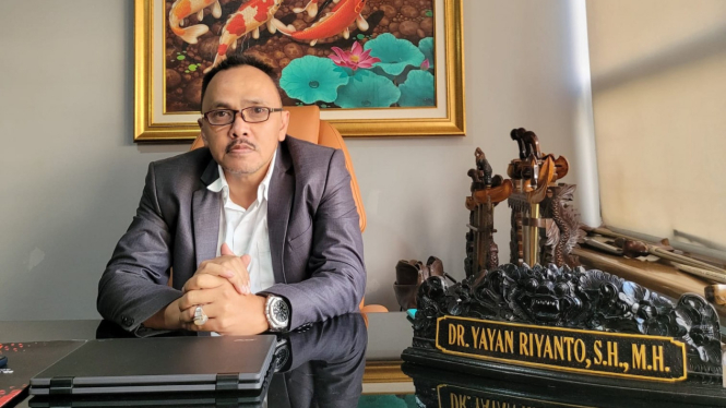 Firma Hukum, Yayan Riyanto