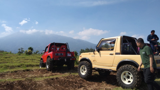 Wisata jeep di Desa Bumiaji, Kota Batu.