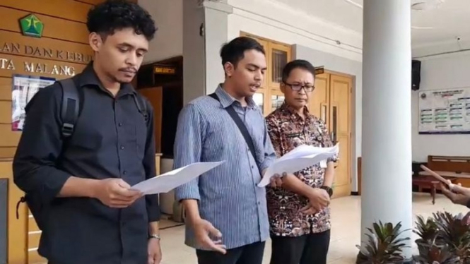 Aktivis MCW datangi kantor Disdikbud Kota Malang
