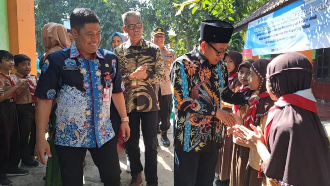 Wali Kota Malang, Sutiaji disambut siswa