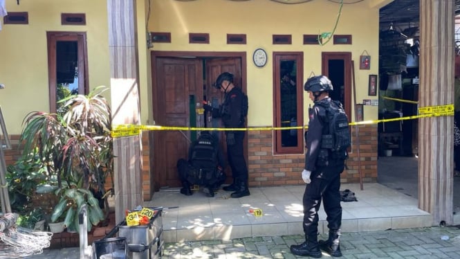 2 Rumah di Pasuruan dilempar Bom Bondet.