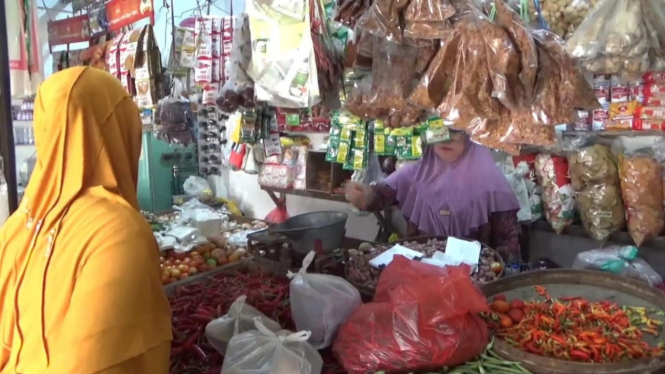 Pedagang cabai rawit di pasar tradisional Jombang