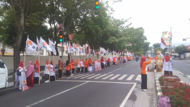 Kader PKS Kota Batu saat menggelar Flashmob.