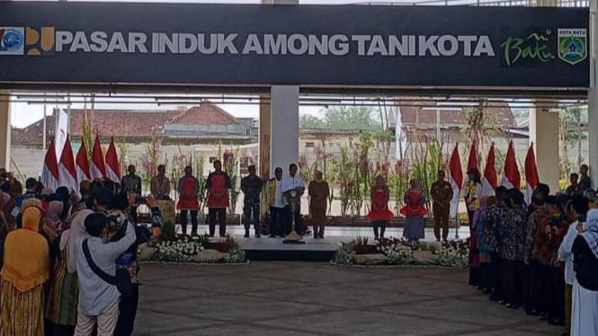 Presiden RI Jokowi meresmikan Pasar Induk Among Tani Kota Batu