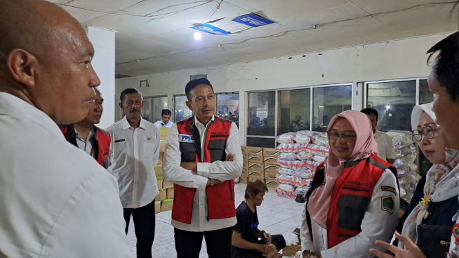 Pj Wali Kota Malang, Wahyu Hidayat di Warung Tekan Inflasi
