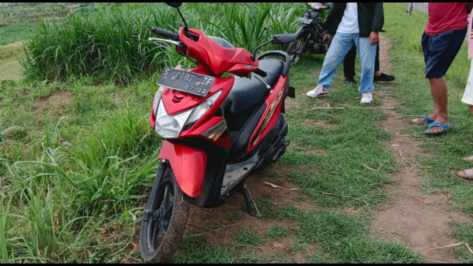 Sepeda motor yang ditemukan tak jauh dari lokasi
