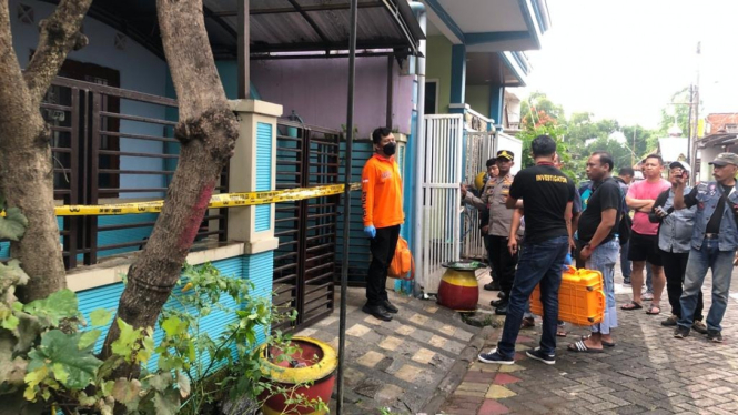Olah TKP istri dipaksa minum pembersih lantai di Malang