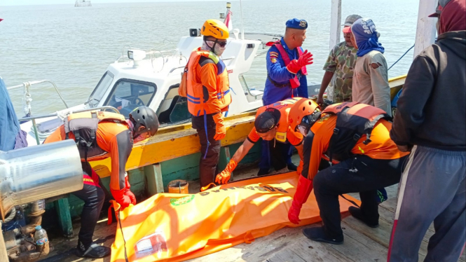 Jasad ABK yang Tenggelam di Pasuruan ditemukan.