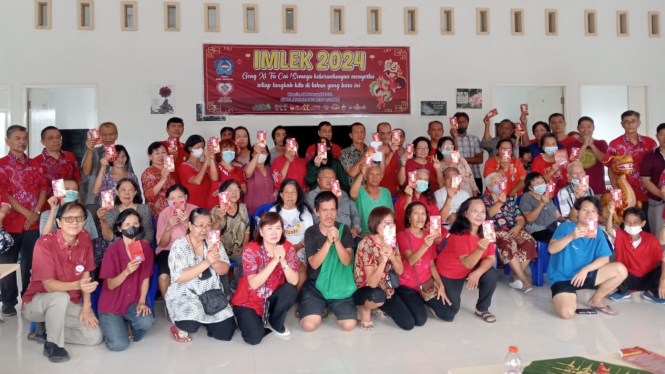PSMTI Jombang dan JBL Berbagi Angpao Jelang Perayaan Imlek 2575.