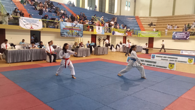 Kejurda karate di Gor Sasana Kridha Anoraga, Kabupaten Pasuruan.