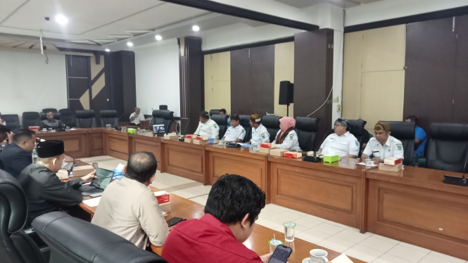 Rapat hearing antara DPRD Kabupaten Pasuruan dengan Baperjakat
