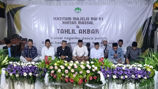 Pengajian Akbar dan Khitan Massal Jemaah Masjid Jami' Darussalam
