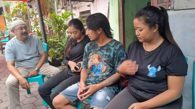 Anggota DPRD Kota Malang, Arief Wahyudi bertemu dengan keluarga Wahyu