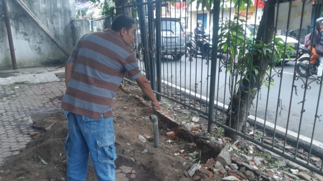 TKP penemuan tengkorak di Jalan Galunggung, Kota Malang