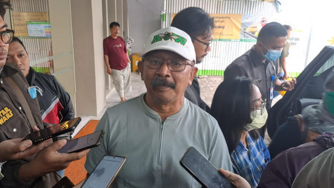 Anggota DPRD Kota Malang, Arief Wahyudi bertemu dengan keluarga Wahyu