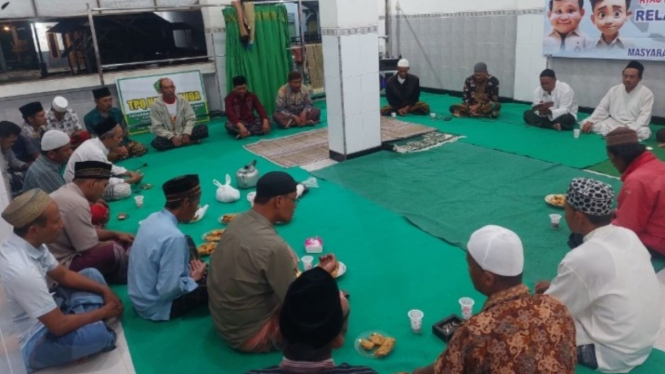 Warga Kabupaten Malang syukuran usai Prabowo-Gibran menang 1 putaran