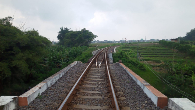 Jalur KA di Wilayah Daop 8 Surabaya.