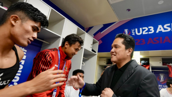 Ketua Umum PSSI Erick Thohir saat bertemu pemain Indonesia U23.
