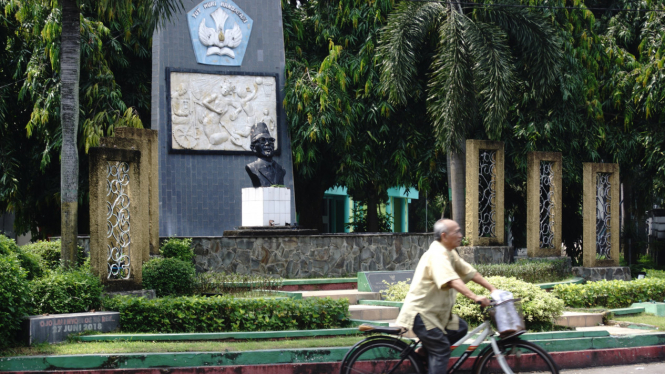 Monumen Ki Hajar Dewantara di Jombang.