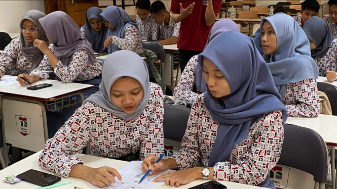 Siswa SMK Telkom Malang