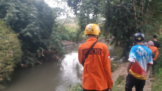 TKP bocah hanyut di Sungai Amprong Malang.