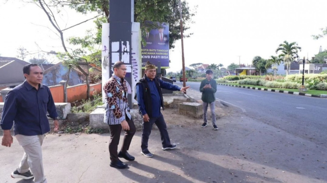 Pj Wali Kota Batu, saat memantau persiapan CFD