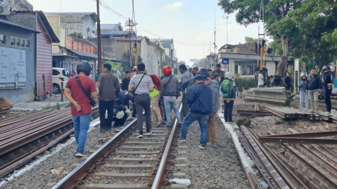 TKP pria tertabrak Kereta Api Penataran