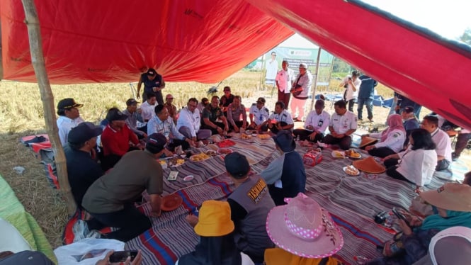 Pj Wali Kota Malang berbincang dengan petani Tasikmadu, Kota Malang