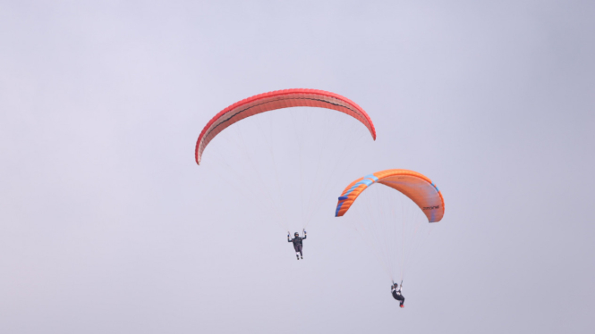 Peserta paralayang di BISTF Paragliding Accuracy League 2024