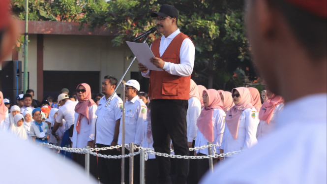 Deklarasi Sekolah Aman dan Nyaman di halaman GOR Untung Suropati