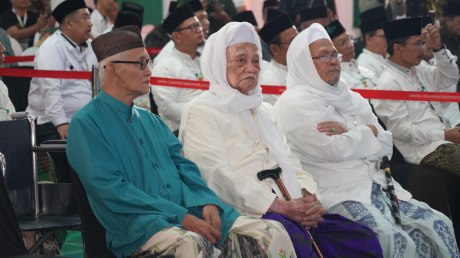 KH Anwar Manshur di Konferwil ke 18 NU Jawa Timur