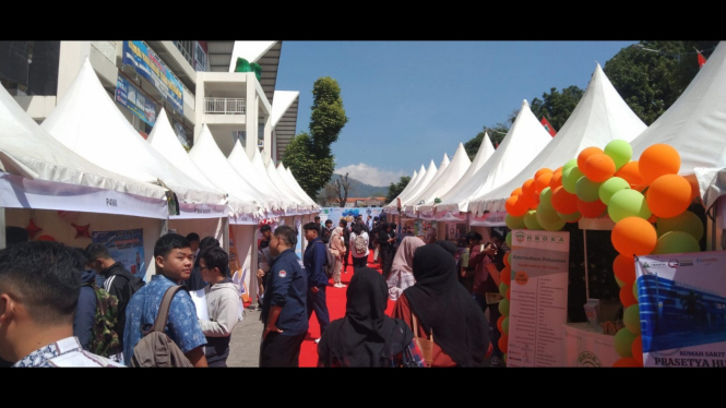 Job Fair di Pasar Induk Among Tani Kota Batu