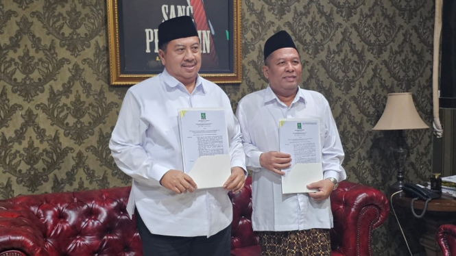 Warsubi dan Gus Salam saat terima rekomendasi dari PKB.