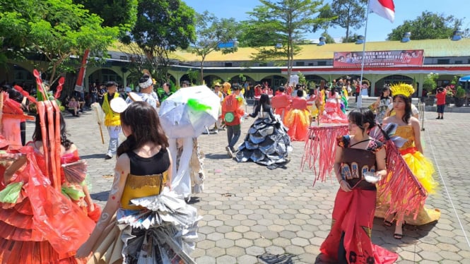 Fashion Show siswa SMAK Kolese Santo Yusup Malang