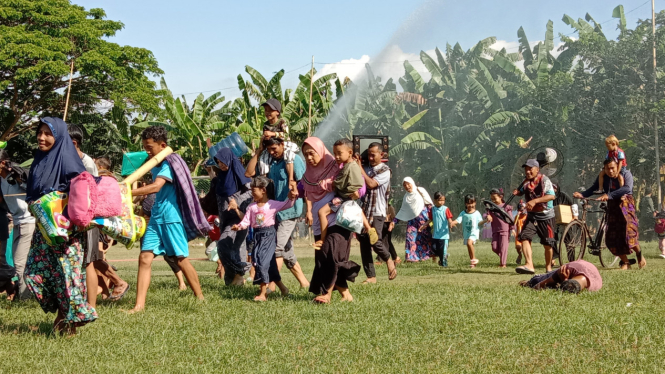 Simulasi penanganan dan evakuasi korban banjir