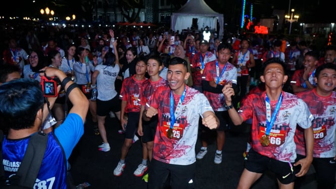 Antusiasme pelari Malang Night Run 2024