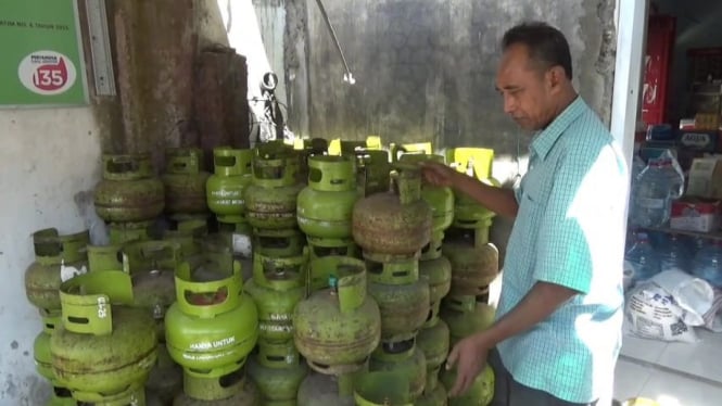 Tabung gas LPG 3 kilogram di Pangkalan.