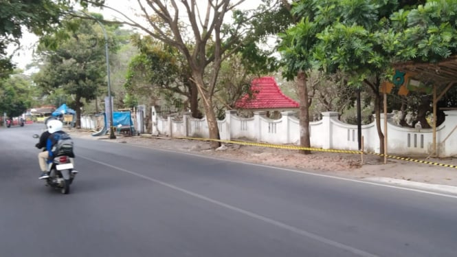 Jalan Agus Salim depan Makam Sisir, Kota Batu.