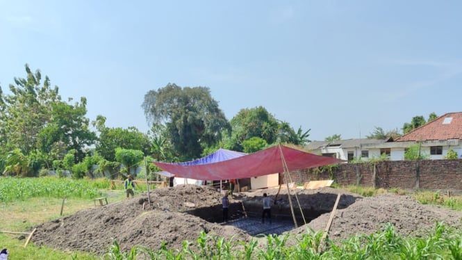 Pembangunan tower di Desa Morosunggingan, Peterongan, Jombang.