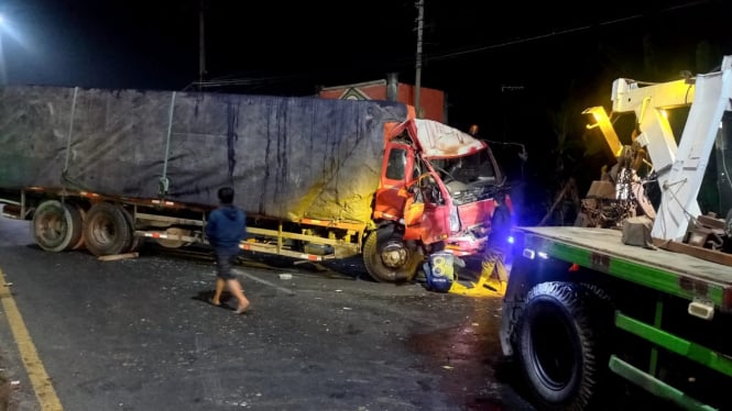 Kendaraan truk yang terlibat laka lantas.