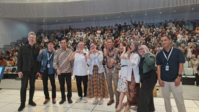 Acara glow up bareng di Universitas Brawijaya Malang