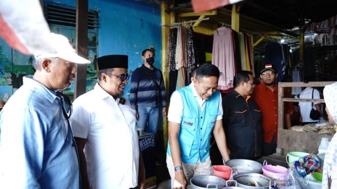 Paslon WALI berkunjung ke Pasar Blimbing