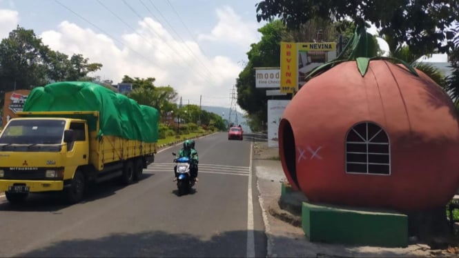 Kondisi halte buah di Kota Batu yang mangkrak