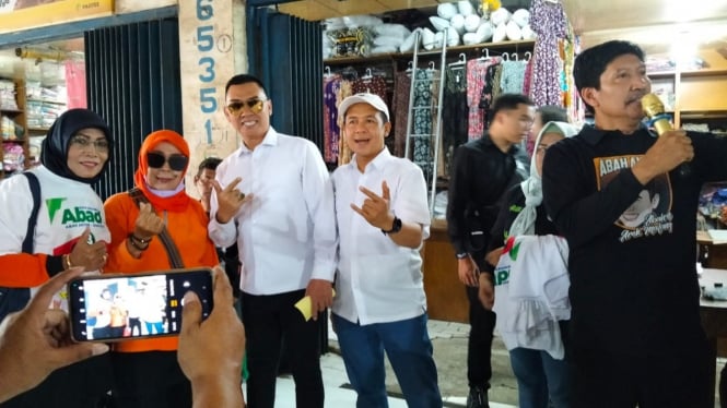 Paslon Abah Anton - Dimyati di Pasar Besar Kota Malang