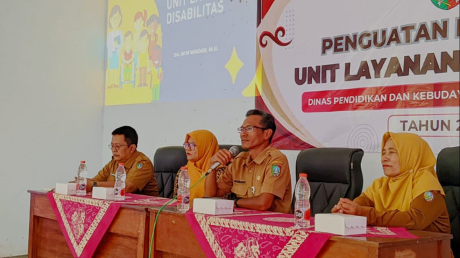 Kegiatan Bimtek penguatan kapasitas unit layanan Dikbud Jombang.