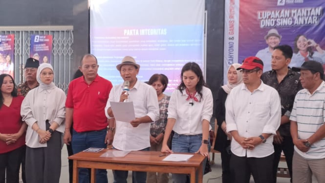 Paslon Sam HC - Ganis Rumpoko bersama pengurus PDIP