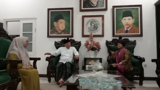 Cagub Jatim nomor satu, Luluk saat di Ponpes Tebuireng.