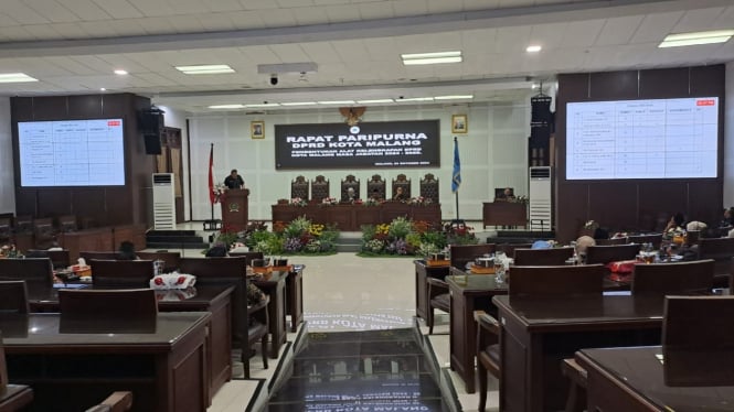 Rapat Paripurna pembentukan AKD di Gedung DPRD Kota Malang