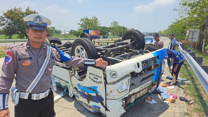 Kendaraan yang terlibat laka lantas di jalan tol Jombang.