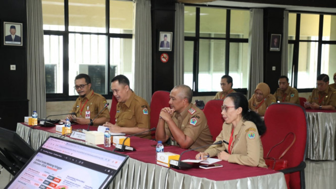 Pj Iwan Kurniawan bersama jajaran pejabat Pemkot Malang